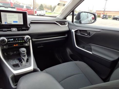 Certified 2025 Toyota RAV4 LE image 18