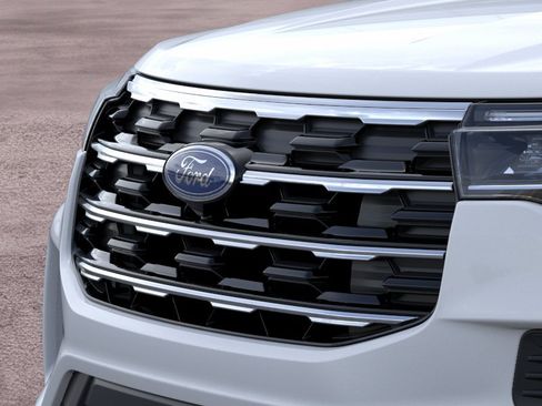 New 2026 Ford Explorer Active RWD image 17