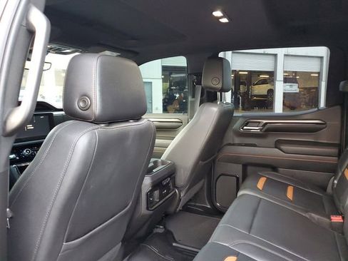 Used 2023 GMC Sierra 1500 AT4 w/ AT4 Premium Package image 10