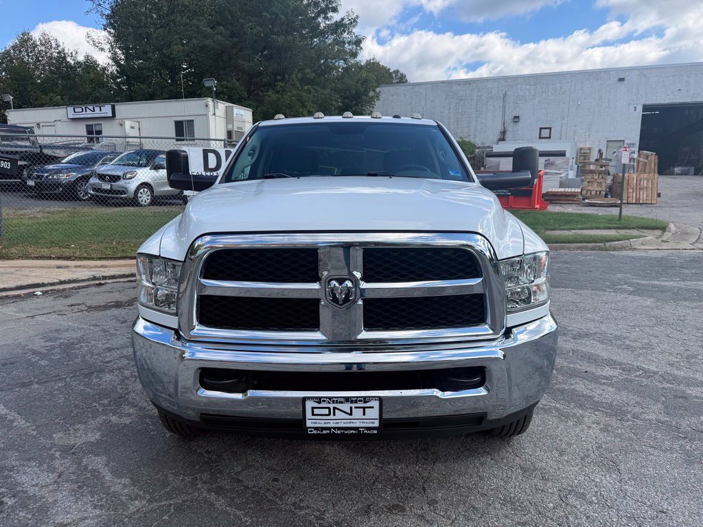 Used 2018 RAM 3500 Tradesman w/ Chrome Appearance Group AWD/4WD image 2