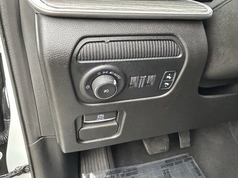 Used 2024 Jeep Wagoneer Series II w/ Flexible Seating Group image 18