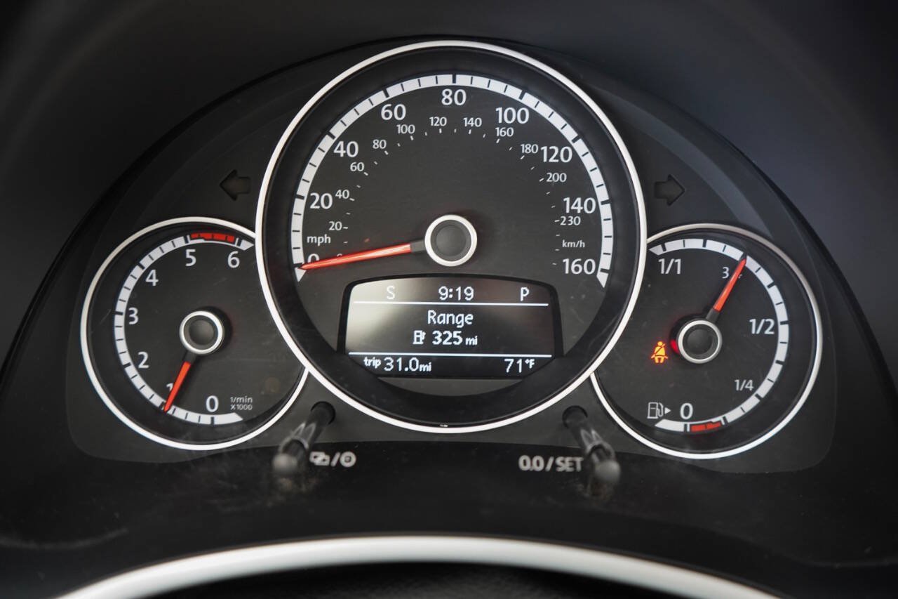 Used 2015 Volkswagen Beetle TDI FWD image 87