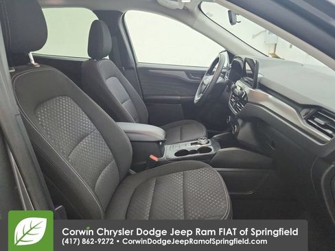Used 2025 Ford Escape Active AWD/4WD image 30