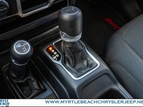 Certified 2023 Jeep Gladiator Sport image 24