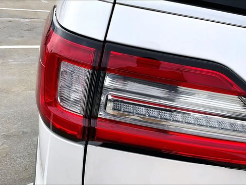 Used 2019 Lincoln Navigator Reserve image 27