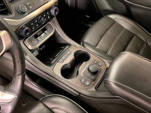 Used 2023 GMC Acadia Denali FWD image 17