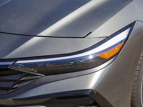 New 2026 Hyundai Elantra Limited FWD image 8