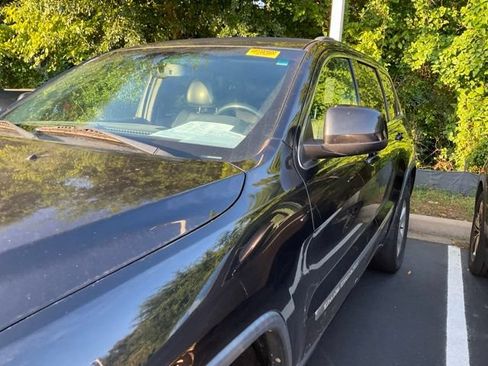 Used 2012 Jeep Grand Cherokee Laredo AWD/4WD image 9