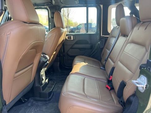 Used 2021 Jeep Wrangler Unlimited Sahara AWD/4WD image 16