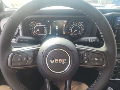 New 2026 Jeep Gladiator Sport AWD/4WD image 12