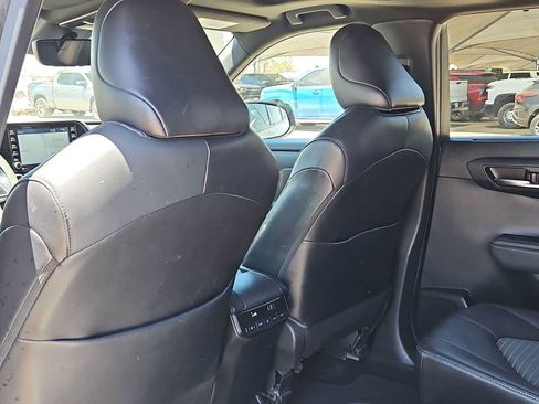 Used 2022 Toyota Highlander XSE FWD image 16