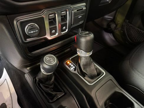 Used 2022 Jeep Wrangler Sport AWD/4WD image 21