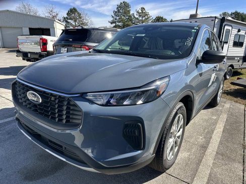 New 2026 Ford Escape Active image 3
