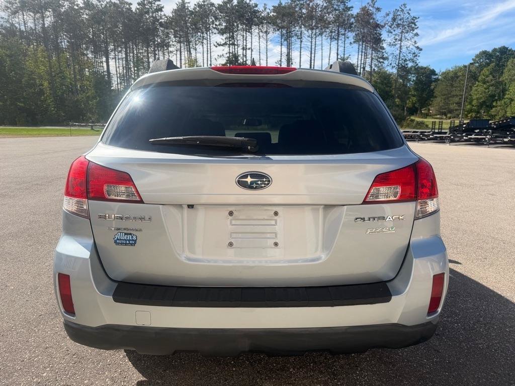 Used 2014 Subaru Outback 2.5i Premium AWD/4WD image 5