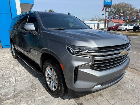 Used 2022 Chevrolet Suburban LT RWD image 5