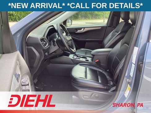 Used 2024 Ford Escape Platinum AWD/4WD image 9