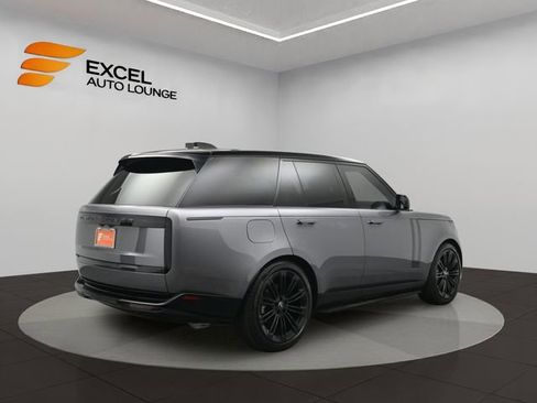 Used 2024 Land Rover Range Rover SE image 5