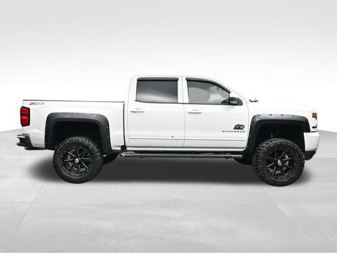 Used 2018 Chevrolet Silverado 1500 LT w/ All Star Edition AWD/4WD image 6