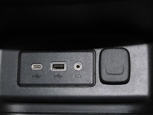 Used 2023 Chevrolet Equinox LT image 45