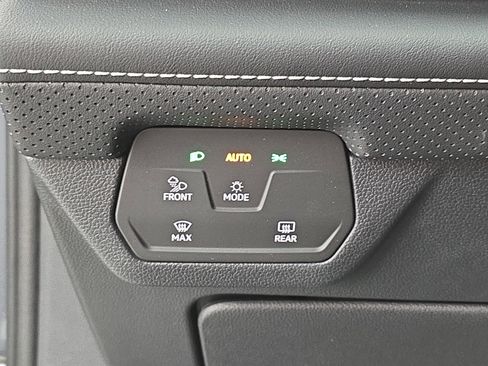 Certified 2024 Volkswagen Atlas Cross Sport SE image 26