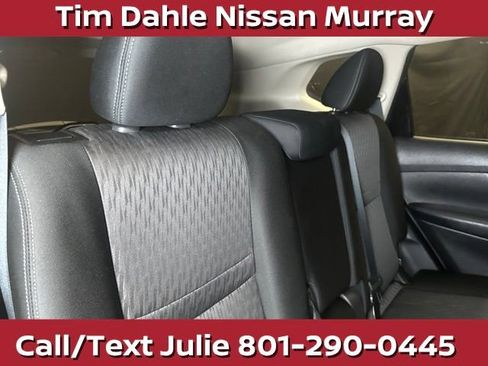 Used 2019 Nissan Rogue SV AWD/4WD image 19