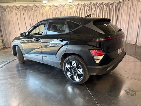 Used 2025 Hyundai Kona SEL FWD image 7