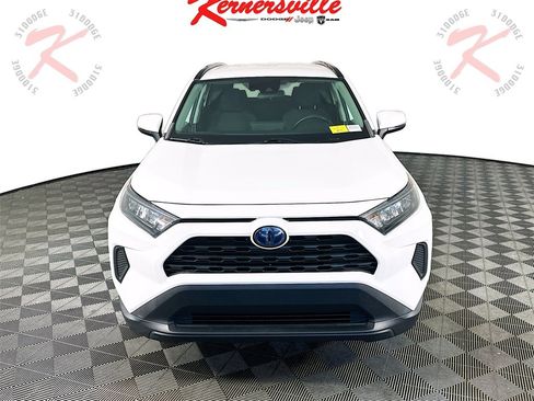 Used 2019 Toyota RAV4 LE image 2
