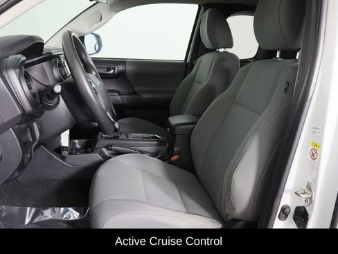 Used 2019 Toyota Tacoma SR image 8