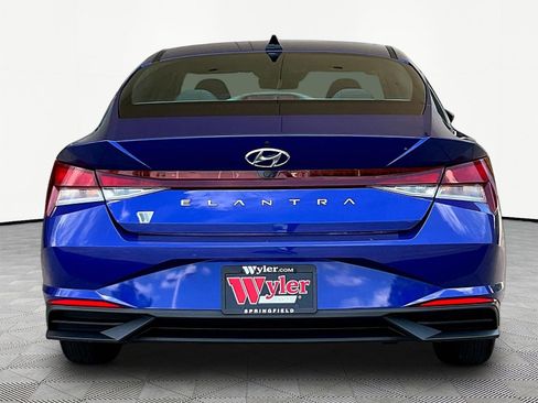 Used 2022 Hyundai Elantra SEL FWD image 5