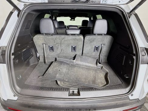 Used 2024 Chevrolet Traverse LT w/ LPO, Floor Liner Package FWD image 25