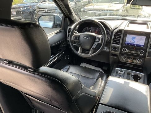 Used 2020 Ford Expedition XLT w/ Equipment Group 202A AWD/4WD image 18
