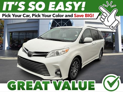 Used 2020 Toyota Sienna XLE image 1
