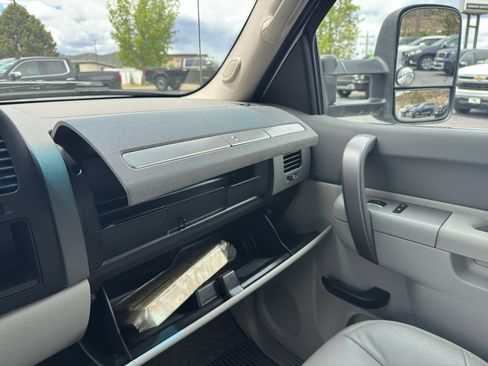 Used 2010 GMC Sierra 2500 SLE AWD/4WD image 23