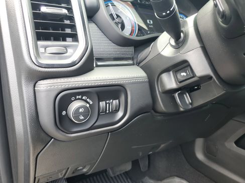 Used 2022 RAM 3500 Limited w/ Max Tow Package image 12