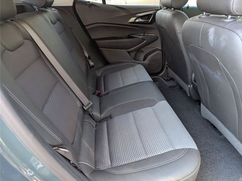 Used 2025 Chevrolet Trax LT FWD image 36