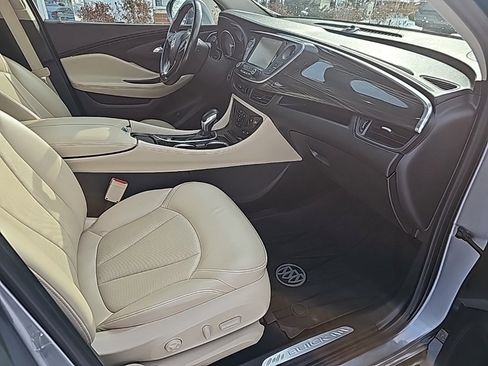 Used 2020 Buick Envision Essence image 25