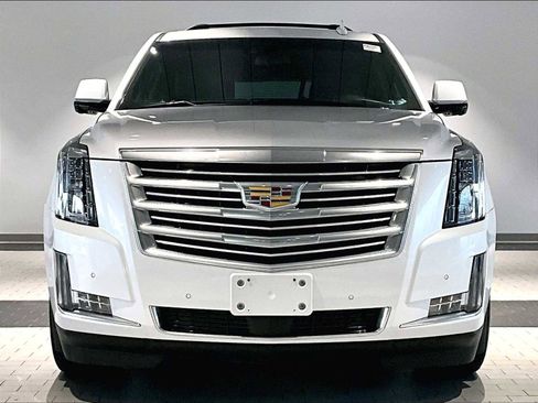 Used 2018 Cadillac Escalade ESV Platinum image 13