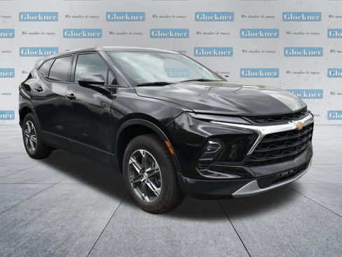 Used 2025 Chevrolet Blazer LT AWD/4WD image 3