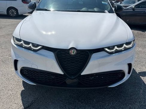 Used 2025 Alfa Romeo Tonale w/ Premium Package AWD/4WD image 1