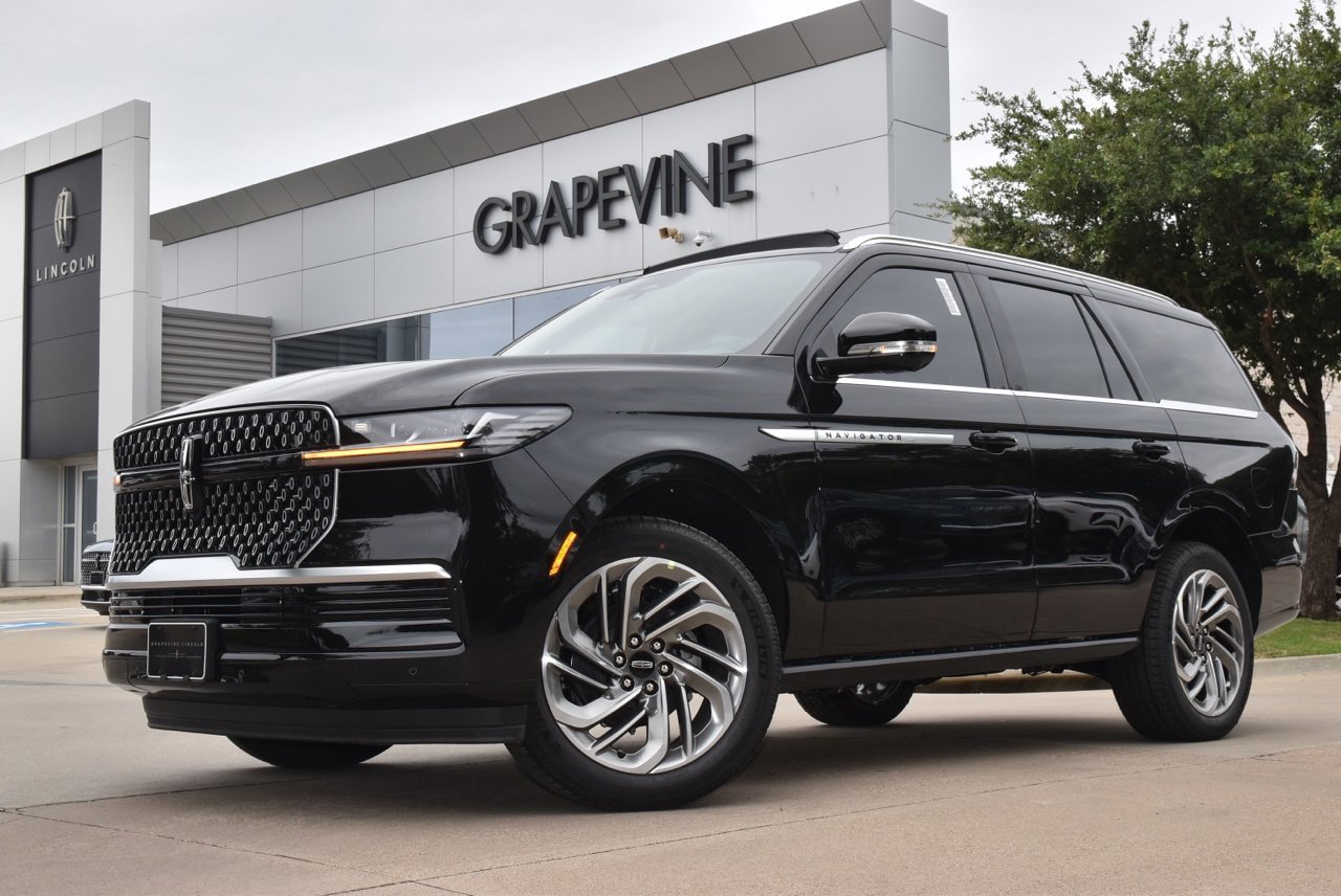 New 2026 Lincoln Navigator Reserve AWD/4WD image 1