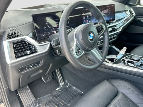 Certified 2025 BMW X7 xDrive40i w/ M Sport Package AWD/4WD image 9