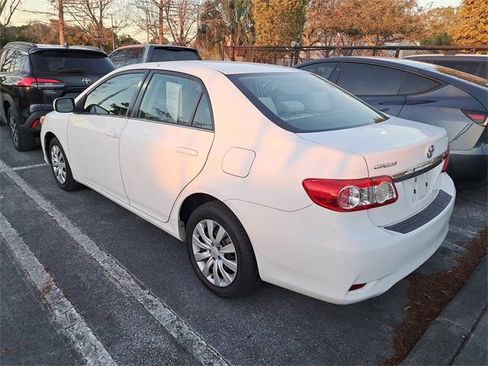 Used 2013 Toyota Corolla LE image 3