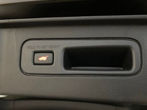 Used 2025 Honda Pilot EX-L image 10