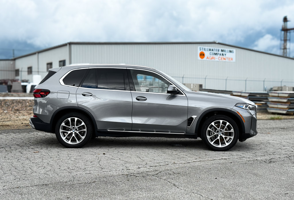 Used 2026 BMW X5 xDrive40i AWD/4WD image 11