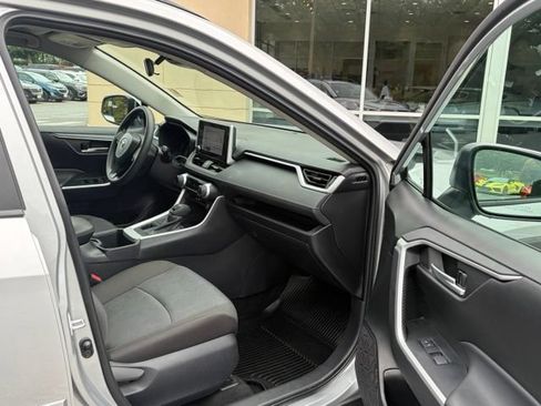 Used 2025 Toyota RAV4 XLE AWD/4WD image 27