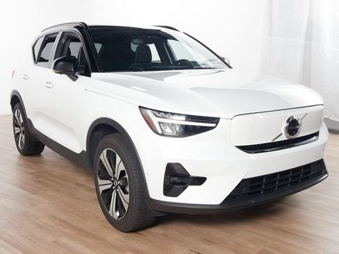Certified 2023 Volvo XC40 Recharge Plus AWD/4WD image 3