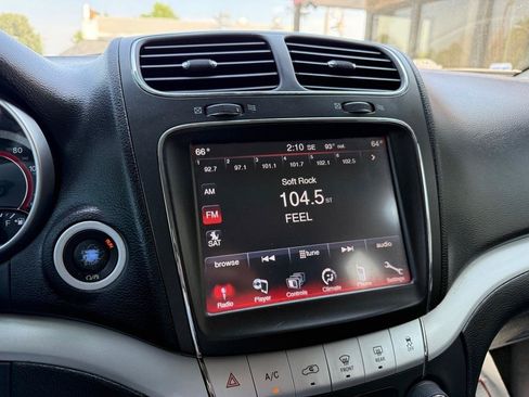 Used 2019 Dodge Journey SE FWD image 13