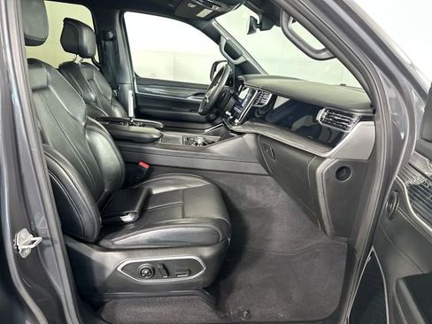 Used 2022 Jeep Wagoneer Series III w/ Premium Group I image 27