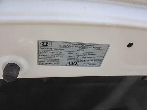New 2026 Hyundai Venue SE FWD image 16