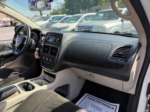 Used 2015 Dodge Grand Caravan SXT w/ Security Group image 34